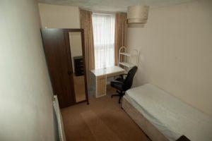 4 bedroom furnished house85 Newcome Road, Portsmouth, Portsmouth, PO1 4JD