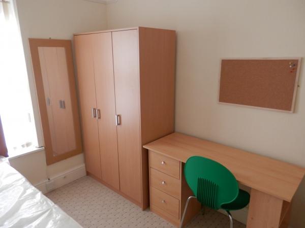 4 Bedroomed Furnished House22 Friars Avenue, Bangor,Gwynedd,, Bangor, LL57 1BB