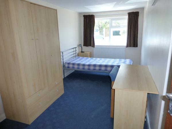 5 Bedroom Fully Furished House52 Kemsing Gardens, Canterbury, KENT, Canterbury, CT2 7RF