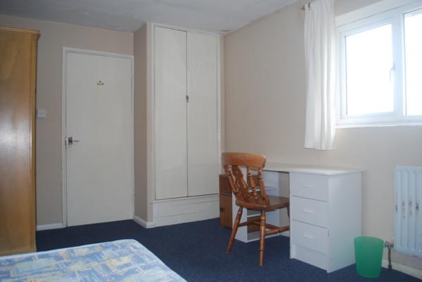 3 bedroom maisonette near Westgate21 Whitehall Close, Canterbury, CT2 8BG