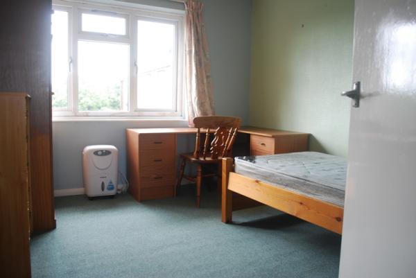 3 bedroom maisonette near Westgate21 Whitehall Close, Canterbury, CT2 8BG