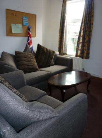 5 bedroom fully furnished flat walking distance from campus33 High Street, Knutton, Newcastle-under-Lyme, ST5 6DB
