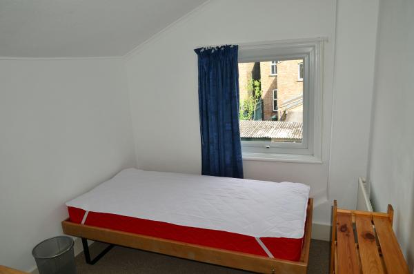 4 Bedroomed Fully Furnished House With Garden7, Gladstone Street, Bedford, Bedford, MK41 7RR