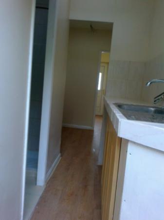 Self contained studio appartment117, Brookdene Road, London, SE18 1EH