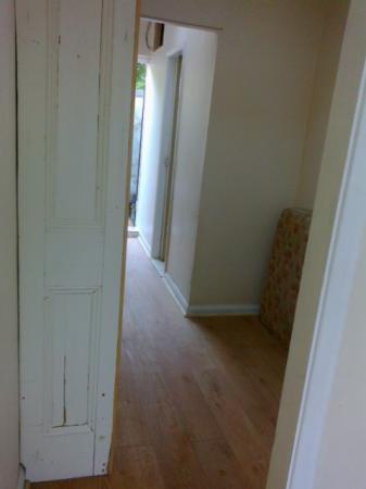 Self contained studio appartment117, Brookdene Road, London, SE18 1EH